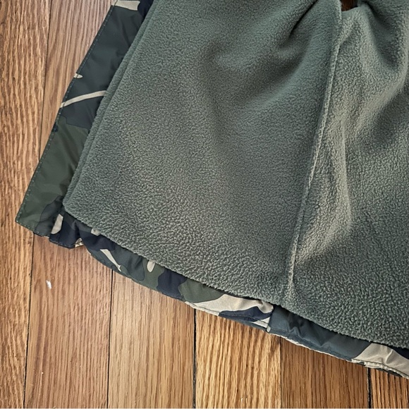 NWOT Old Navy Baby Camo Puffer Vest - Picture 6 of 8